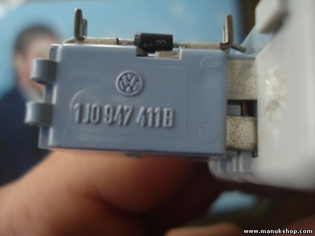 Türwarnleuchte VW Volkswagen Golf 4 IV Bora Skoda Seat Leon 1J0947411B