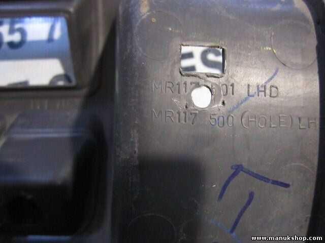 Mittelkonsole Mitsubishi L 200 2009 MR117501 MR117500 MR 117 500