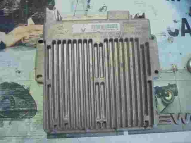 Motorsteuergerät Renault Clio Twingo 7700868295 7700104483 7700103967 216250223