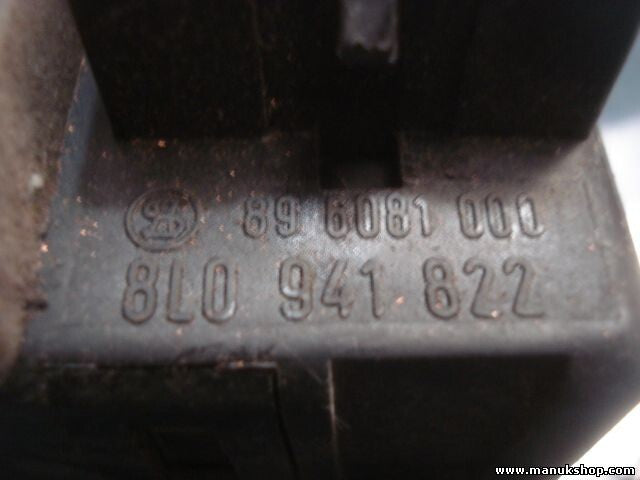 Sicherungskasten Audi A3 A4 A6 VW Passat 3B Golf IV Skoda 8L0941822 896081000