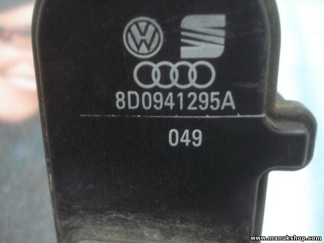 Stellmotor Scheinwerfer LWR Leuchtweitenregulierung Audi A4 Inca VW 8DO941295A