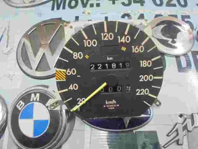 Tachometer Mercedes-Benz W124 1245423166 124 542 31 66 VDO Km 221819