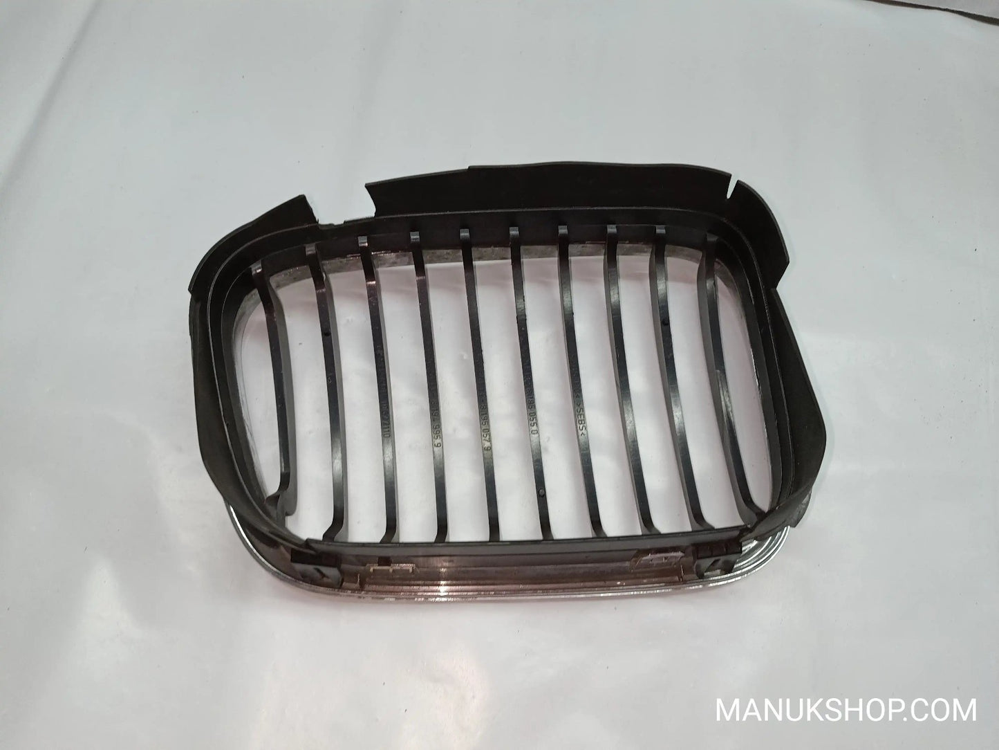 Kuhlergitter Links  BMW 3 E46 815962310 51138159623 5113-8-159.62310