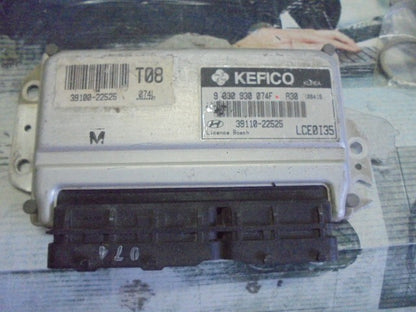 Motorsteuergerät  Hyundai Accent 3911022525 LCE0I35 9030930074F 3910022525