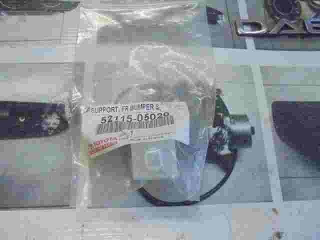 Support Front Bumper Side RH   Toyota Avensis 5211505020 52115-05020