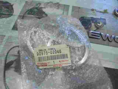 Emblem Toyota Land Cruiser (100) 9097502046 90975-02046