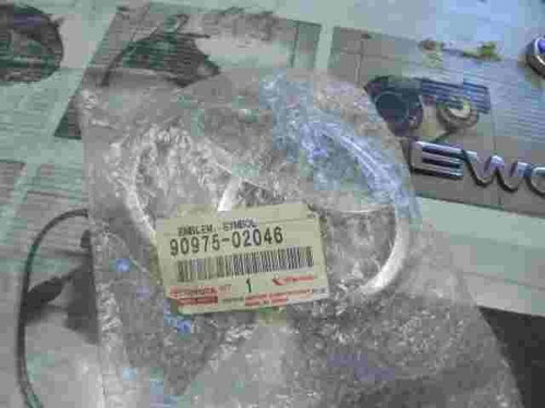 Emblem Toyota Land Cruiser (100) 9097502046 90975-02046