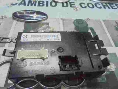 Steuergerät UCH Opel Vivaro A Renault Trafic UCH-N1 281127642A SAGEM P8200461552