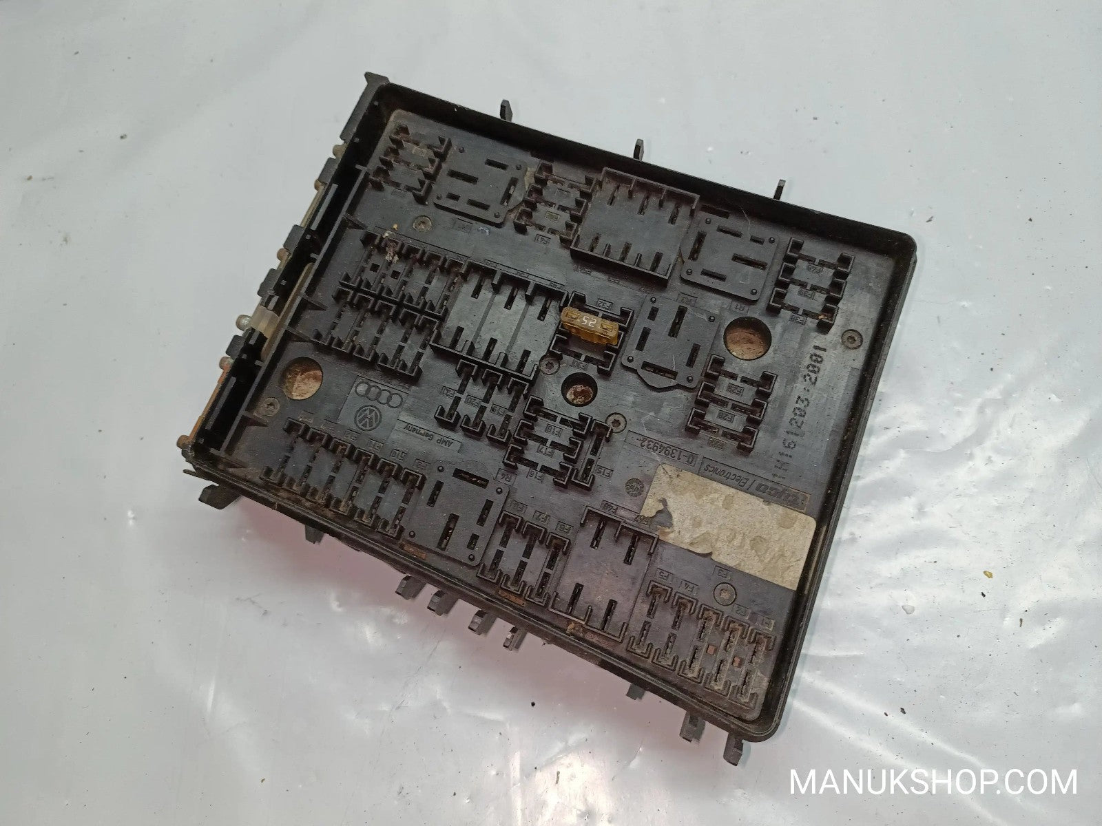 Sicherungskasten VW Touran Golf Audi A3 1H161203 1K0937124H 015345021 01394932