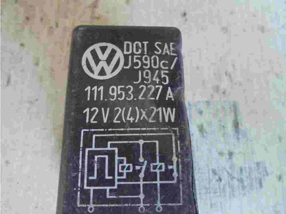 Blinkrelais VW Volkswagen 111953227A 111 953 227 A J590C/J945 12V