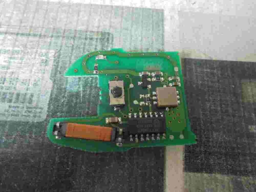Funkfernbedienung Schlüssel Gehäuse Renault Twingo Kangoo Clio 01075700  CR1220