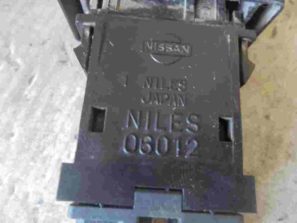 Schalter Scheinwerfer Waschanlage Nissan Terrano Ford Maverick NILES 06012