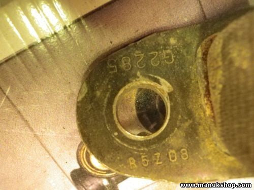 Gurtschloss Gurtschnapper hinten Nissan Pickup D22 060110J1X ABO G2285