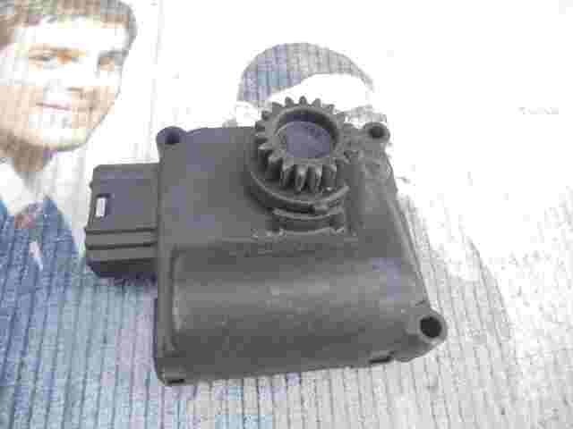 Stellmotor Heizung Porsche Cayenne VW Touareg Audi Q7 4F0820511B 0132801319 .