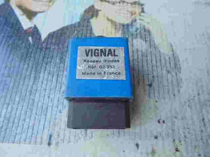 Relais  RENAULT MIDLINER S140 Vignal Reseau diodes 02353 02 353
