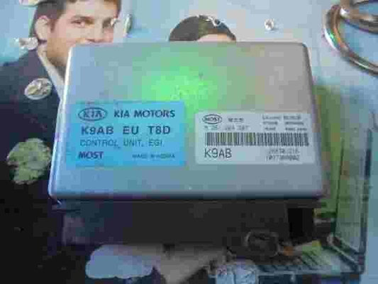 Motorsteuergerät Kia Clarus K9ABEUT8D  1268301216 1037358602 MOST M261204207