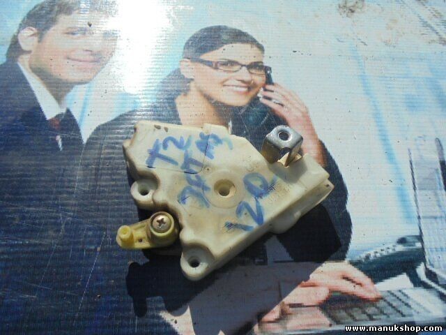 Stellmotor Zentralverriegelung Tür vorne links Nissan Terrano Ford 8055391L66
