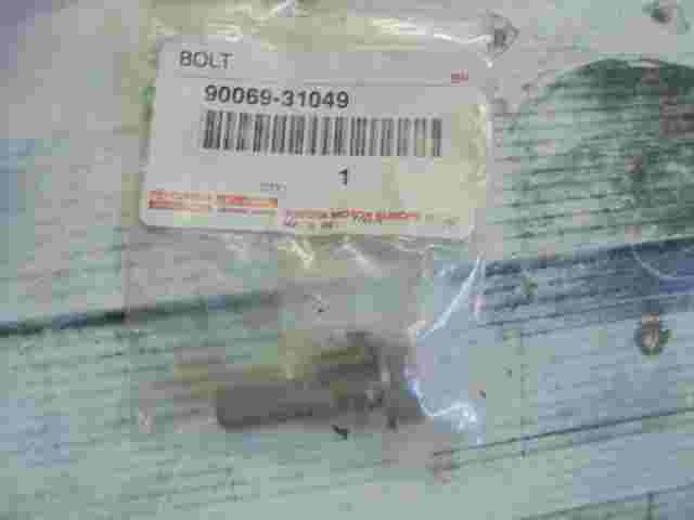 Bolt  Toyota RAV4 9006931049 90069-31049