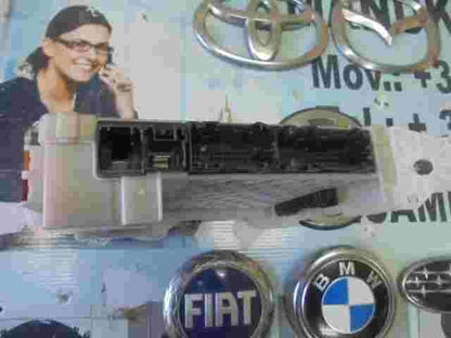 Sicherungskasten Toyota Corolla E120 E130 63589313 6358-9313 8273002P80A
