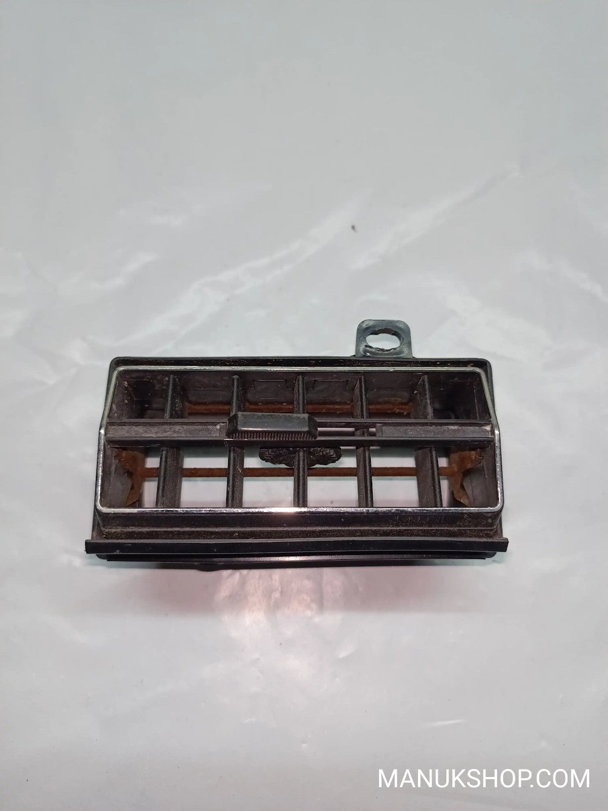 Lüftungsdüse  Mercedes-Benz  W123 W126 1268310630 126 831 06 30
