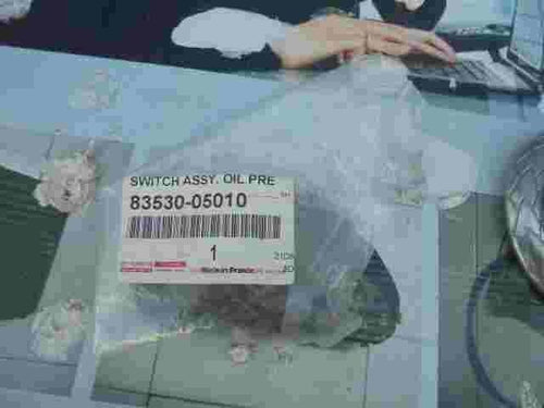Öldrucksensor Toyota Camry Lexus Auris Echo 8353005010 83530-05010 83530 05010