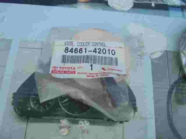 Toyota RAV4 8466142010 84661-42010 84661 42010