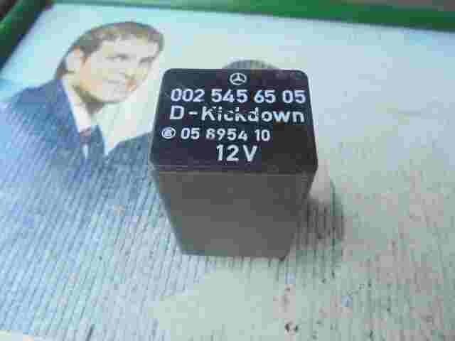 Relais Kickdown Abschaltung Mercedes-Benz W124 W201 W126 0025456505 LK 05895410