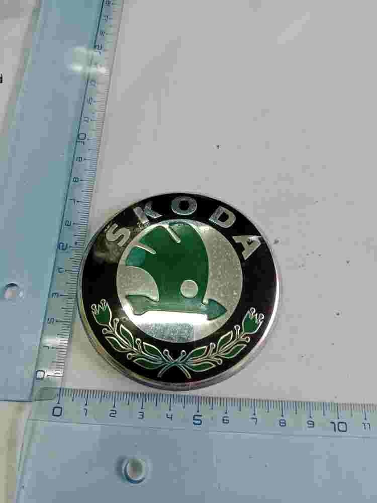 Emblem Skoda Octavia 1U0853621C 1U0 853 621 C 7.5cm