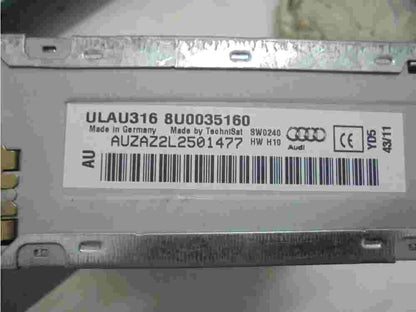 Radio CD Player / Audi Q3 ULAU316 8U0035160