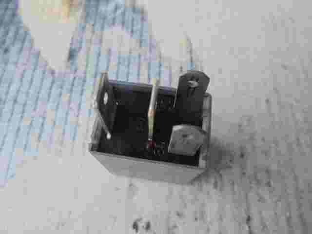 Scheinwerfer Relais Kia Carnival Rio Sedona Sorento DECO 0K55267740 0K552 67 740
