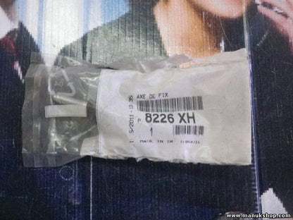 Achse fix  Citroen Peugeot 8226 XH 8226XH