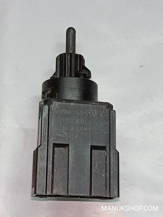 Bremslichtschalter VW Volkswagen Golf V 3B0945511A 3B0 945 511A 19322007 03878