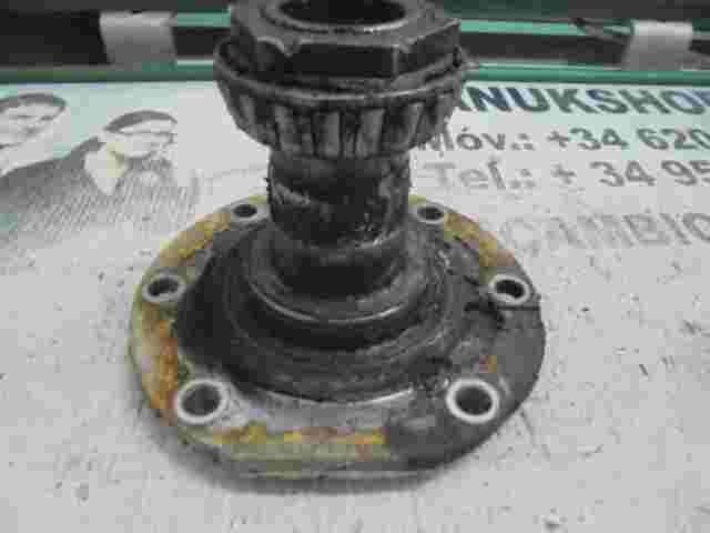 Radnabe vorne links oder rechts Nissan Patrol Hardtop K160 K260 W160  40586G9600