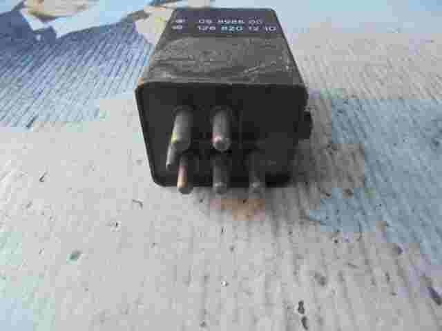 Heckscheibenheizung relais Mercedes-Benz W123 W126 R107 1268201210 LK 05898600