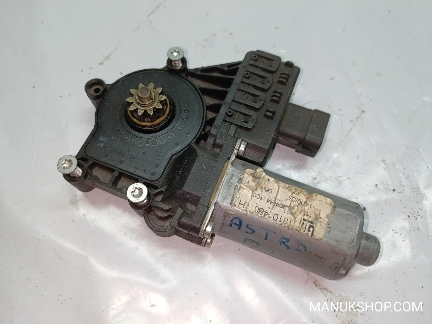 Fensterheber motor vorne links Opel Astra H  BOSCH 0130821988 0 130 821 988