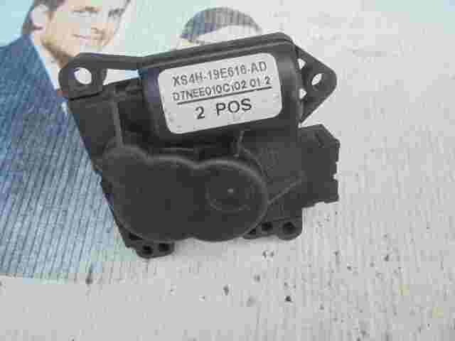 Stellmotor Heizung Ford Focus XS4H19E616AD XS4H-19E616-AD XS4H19E616