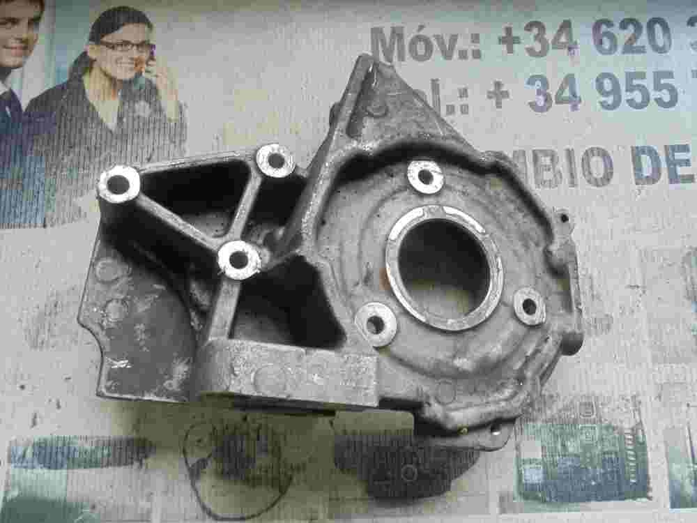 Einspritzpumpehalter Renault Kangoo Megane 7700106975
