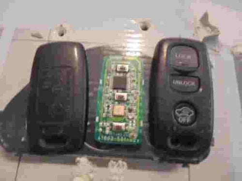 Funkfernbedienung Schlüssel Gehäuse  Mazda TP7 SW3 C12 41836 4180350142 X