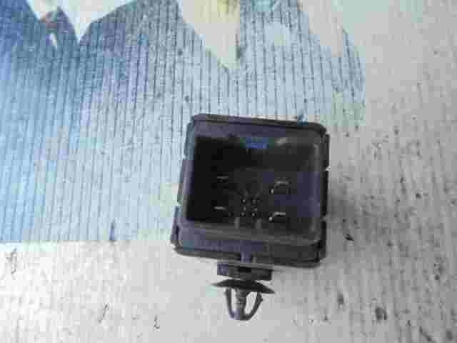 Relais  Stop Signal DECO Hyundai ix20 Hyundai i10 (B5) 952403T200 95240-3T200