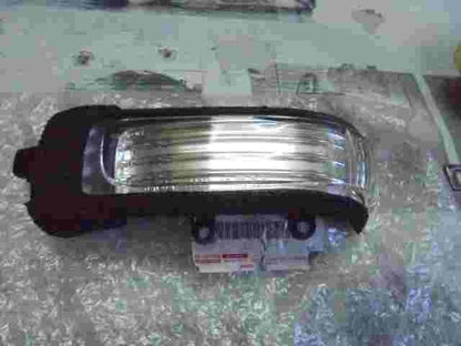 Blinker vorne rechts  Toyota RAV4 Previa 4Runner Tacoma 8173052071 81730-52071