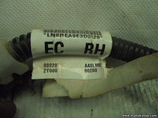 Sitz Hyundai iX35 LM 2.0 CRDi 16V 4x4 RH 889202Y000 88920-2Y000 LMSREA9E3D0128