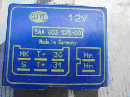 Relais VW Volkswagen Audi 5AA00352500 5AA 003 525-00 HELLA 12V
