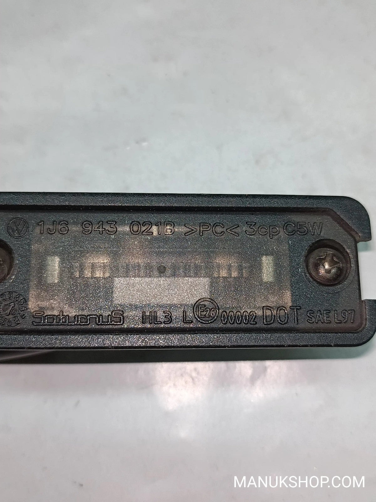 Kennzeichenbeleuchtung Abdeckung Heckklappe VW Golf 3D0943021A 1J6943021B