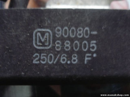 Kondensator Toyota Avensis II 2000-2003 90080-88005 9008088005 250/6.8F