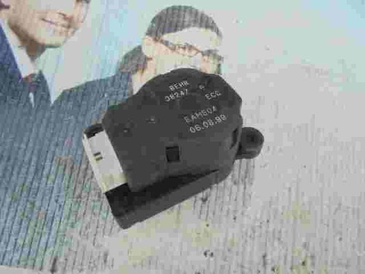 Stellmotor Heizung  Volvo S80 BEHR 38247N 3827 N EAM504