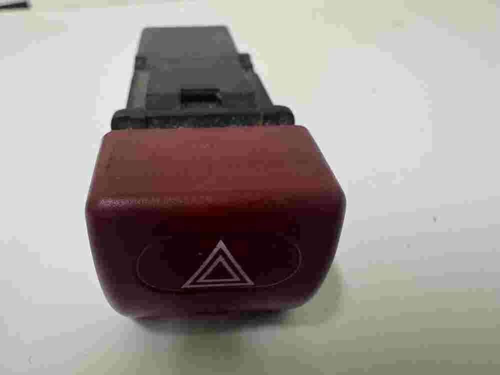 Warnblinkschalter Peugeot Expert 806 Evasion Fiat Ulysse Scudo PA66-GF30 6552VR