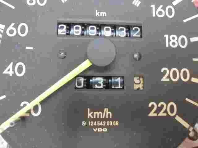 Tachometer  Mercedes-Benz W124 VDO 1245420966 124 542 09 66 km/h 299932