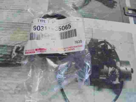 Type T Oil Seal  Toyota Auris E15 Avensis Corolla 9031135065 90311-35065