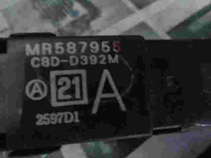 Fensterheber schalter Mitsubishi L200 MR587955 MR 587955 C8D-D392M 2597D1
