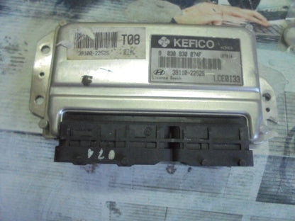Motorsteuergerät  Hyundai Accent 3911022525 LCE0I33 9030930074F 3910022525